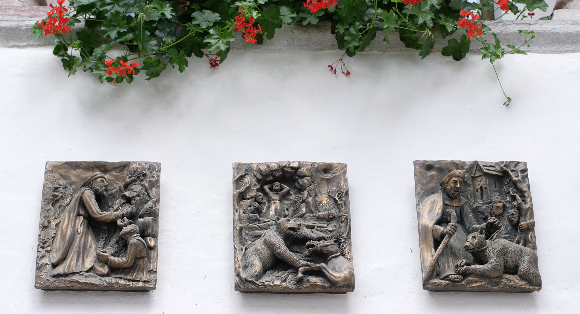 Plates tell the story of San Remedio. /CGTN Europe