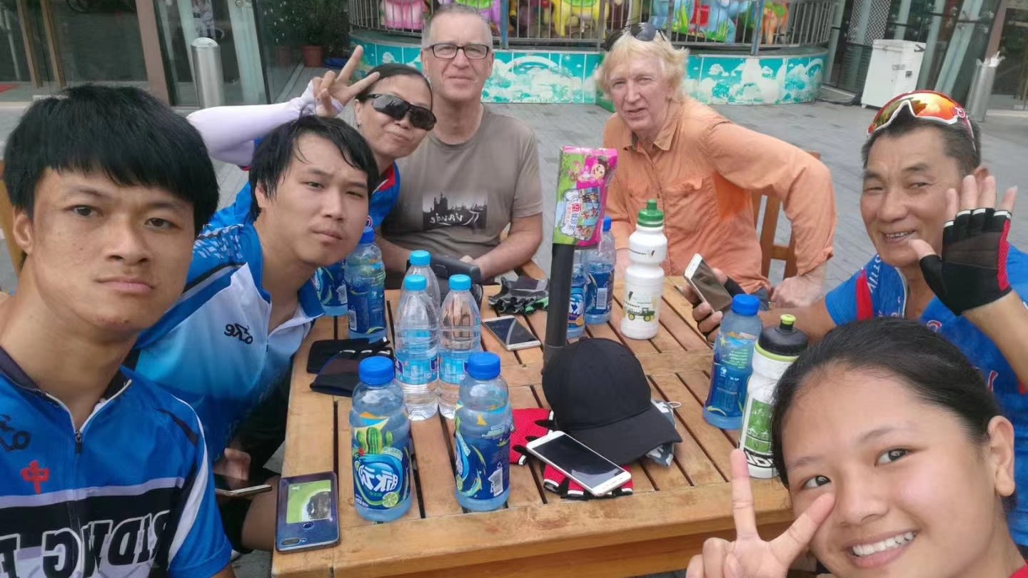 Break time during disabled cycle team training.