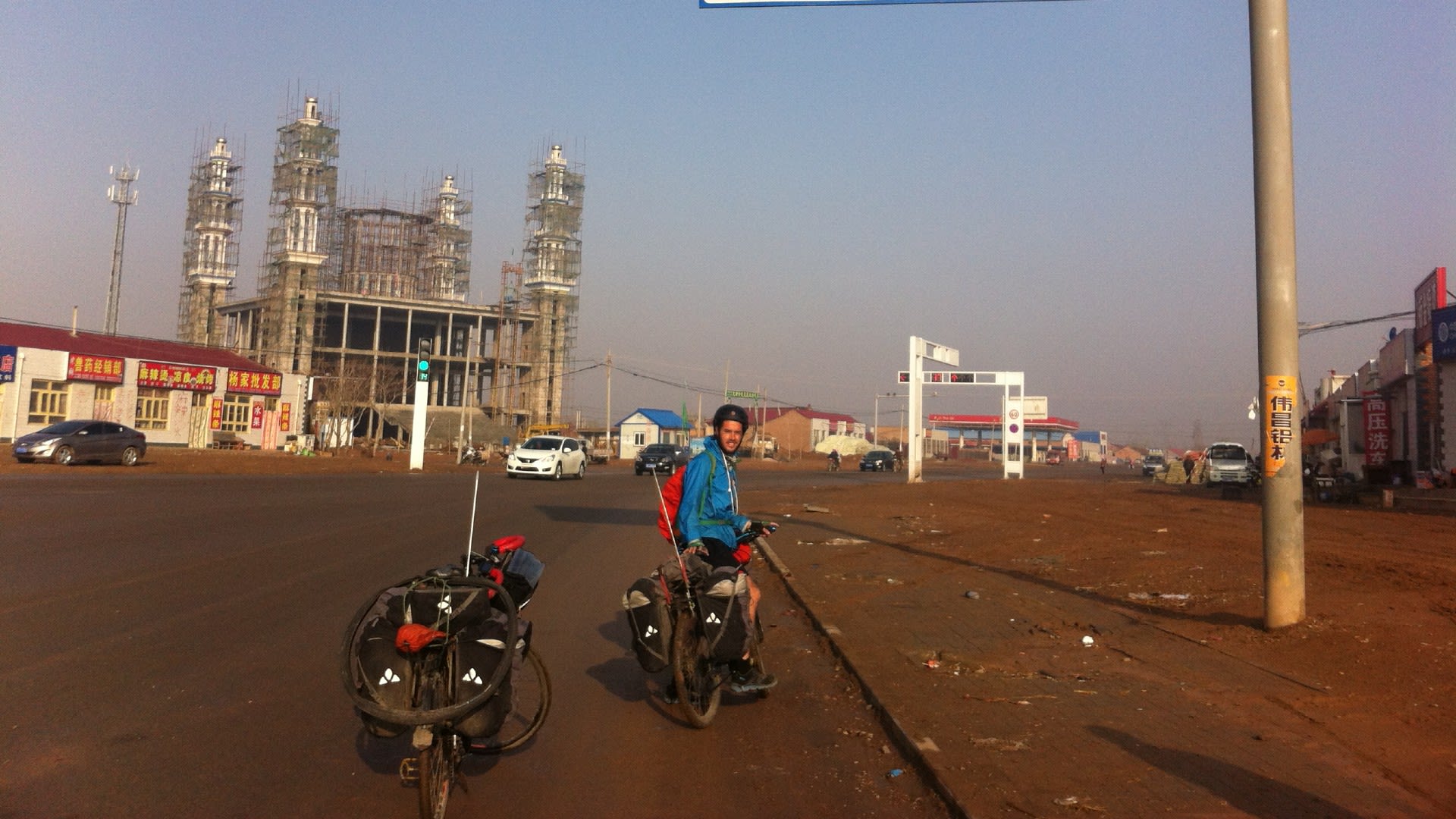 A new mosque by a new road in Ningxia, 2014.
