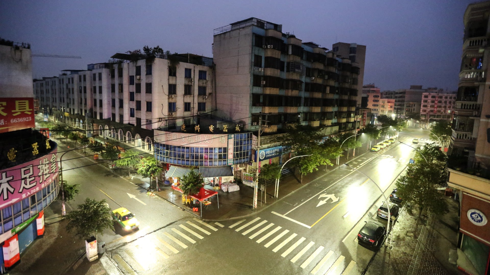 In Lianzhou, Qingyuan: the last night in Guangdong before crossing into Hunan.