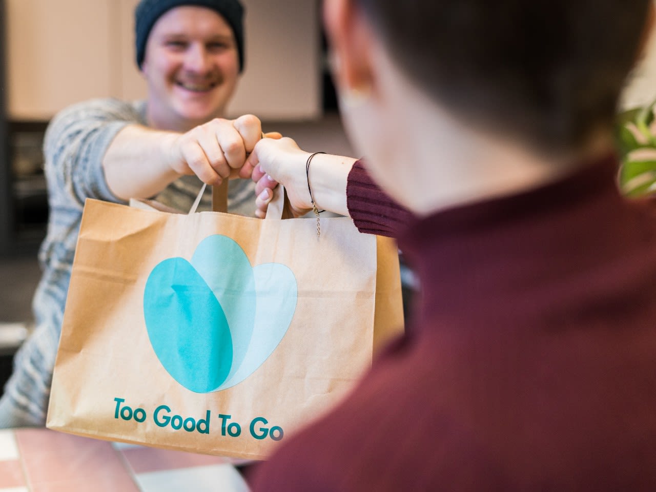 Various apps now allow people to get overstock food at low rates.